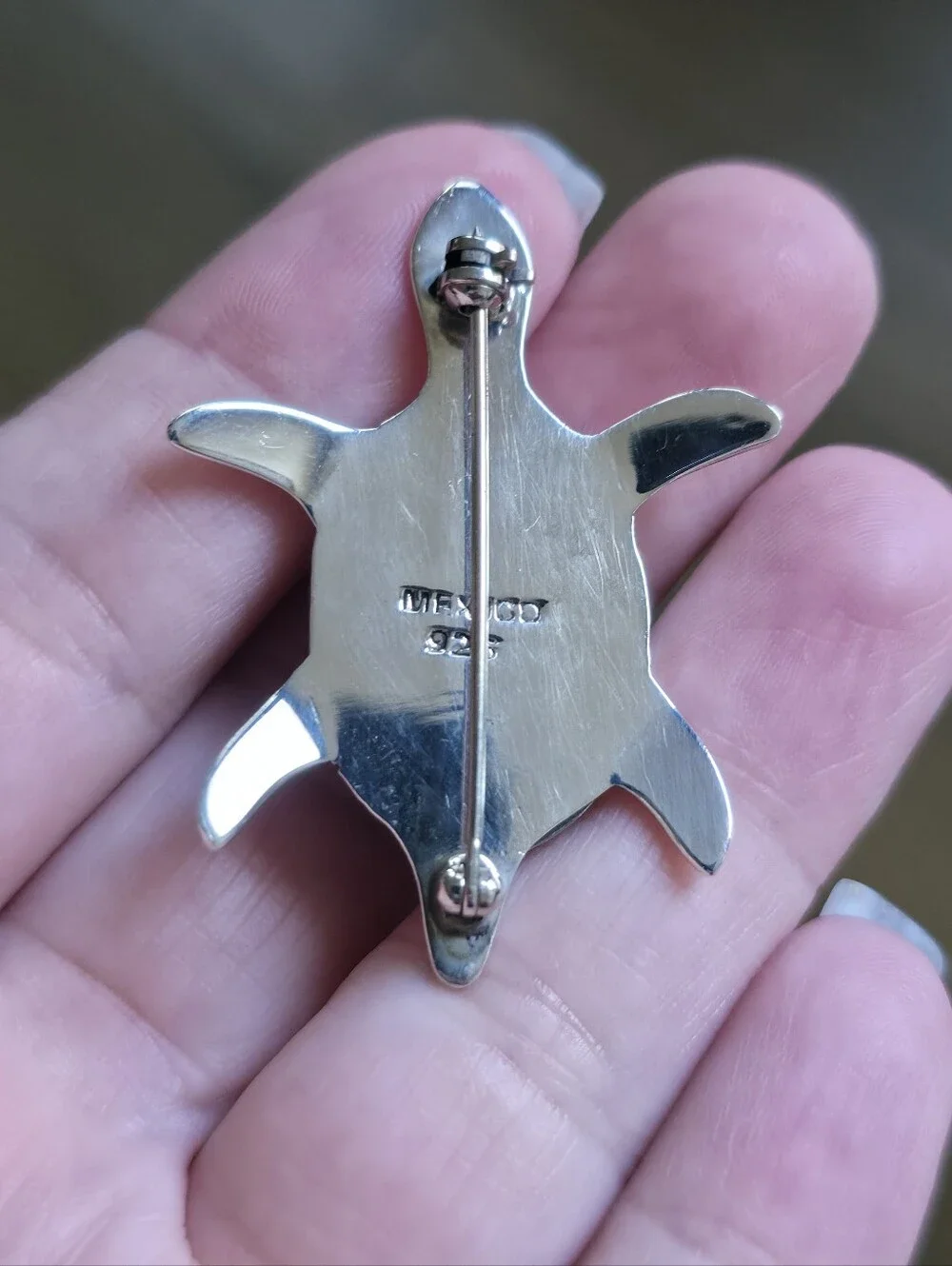 Sterling Silver Turtle Brooch with Blue Cat's Eye Stone 925